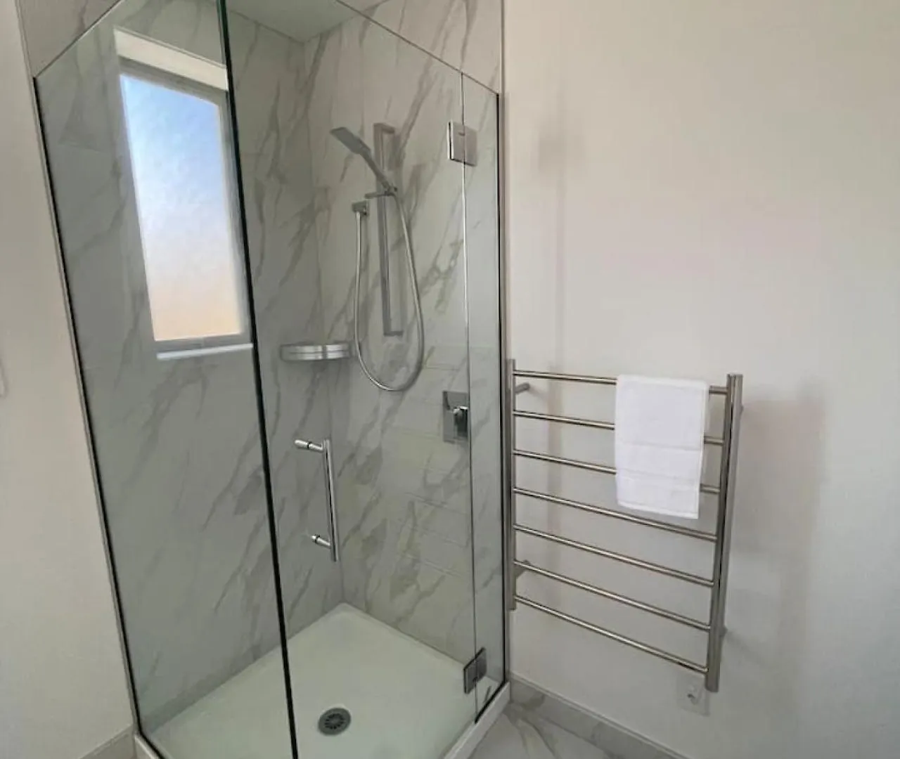 Stylish Suite On Mohua Christchurch Holiday home